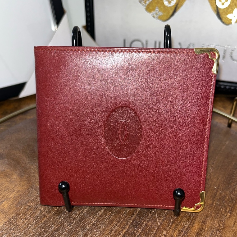 ❗️SOLD❗️Cartier Vintage Burgundy Calfskin Compact Wallet - Picture 1 of 9